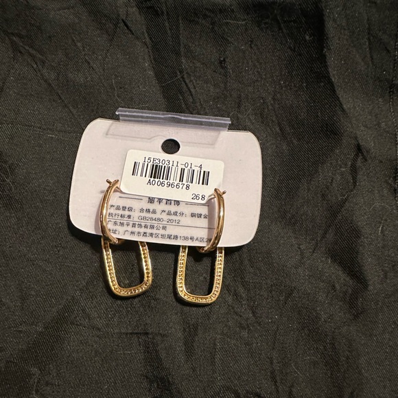 XIUPING MOISSANITE DROP EARRINGS IN GOLD METAL BRAND NEW! - Picture 2 of 4